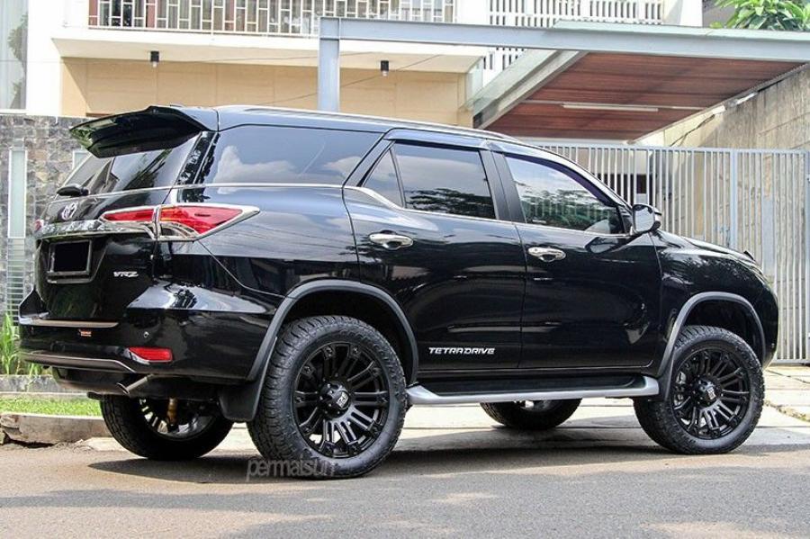  Toyota Fortuner by Permaisuri 2016 года  (фото 7 из 9)